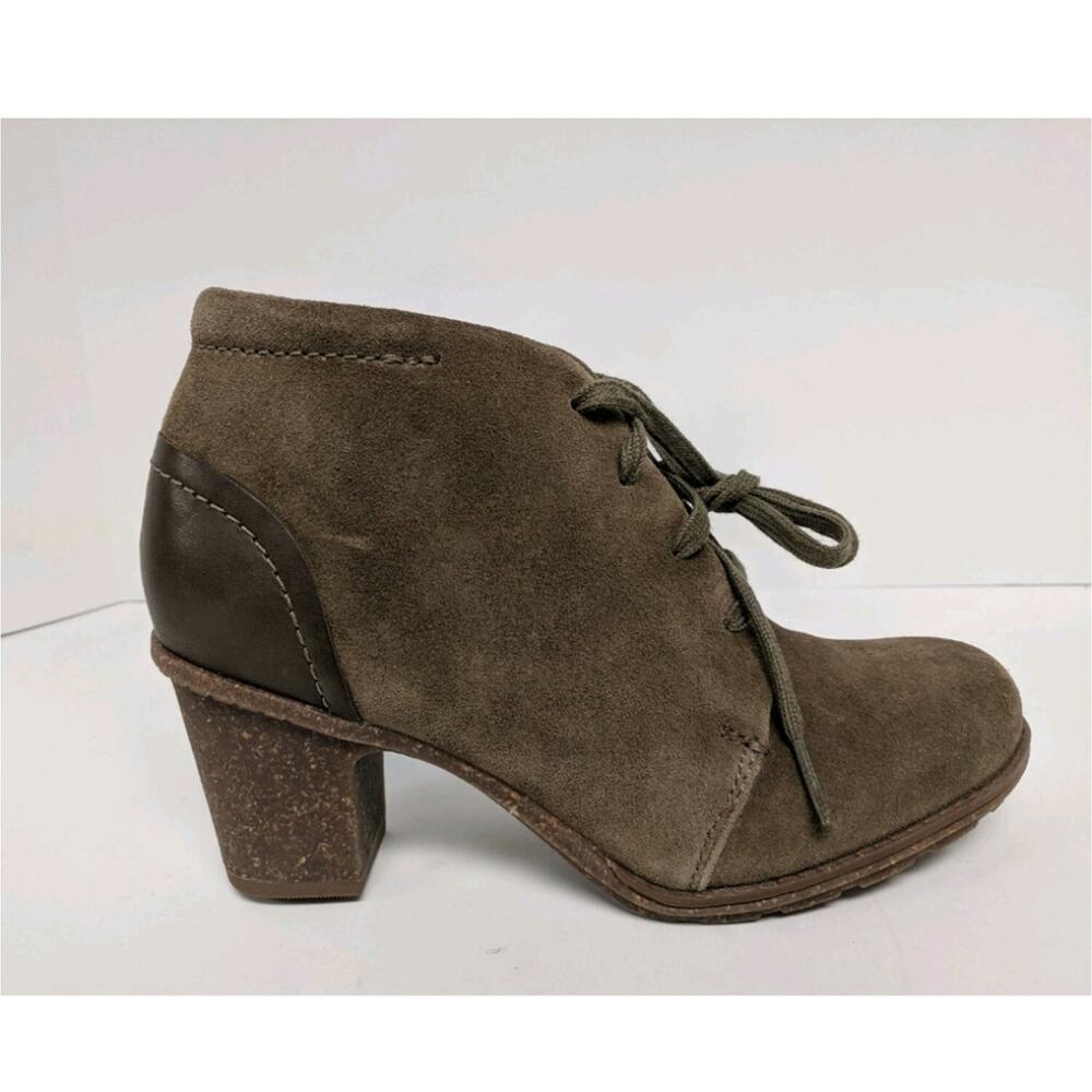 Clarks Sashlin Sue Ankle Bootie, Olive, Womens 6.5